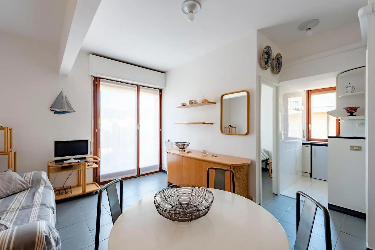 Apartment Joivy Cosy Flat With Terrace Near Rapallo Castle